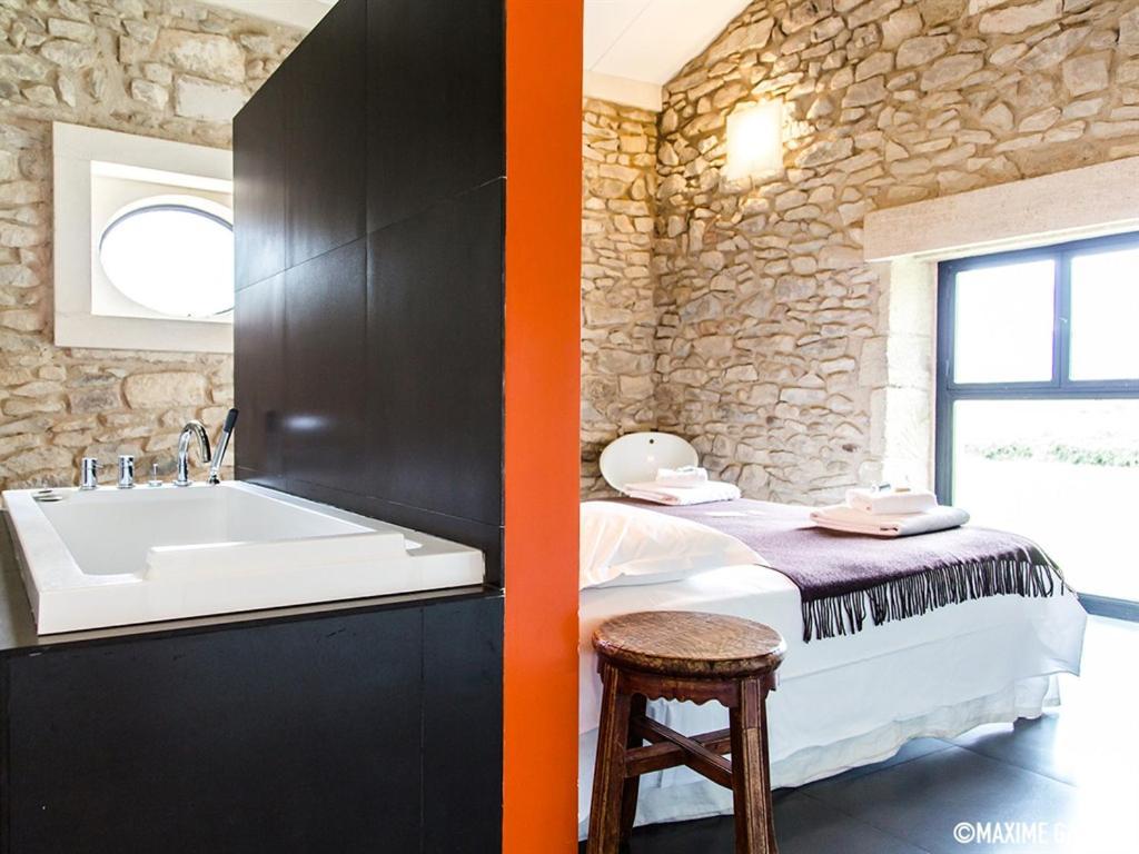 Chambres D'Hotes Chateau Beaupre Сен-Лоран-дез-Арбр Екстериор снимка